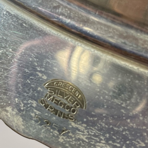 Vintage crescent silver plated oval bread serving dish ornate grape vine  9’x12’ - Picture 7 of 15